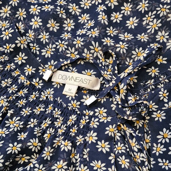DOWNEAST - Daisy print sheer 3/4 sleeve blouse - Picture 10 of 10